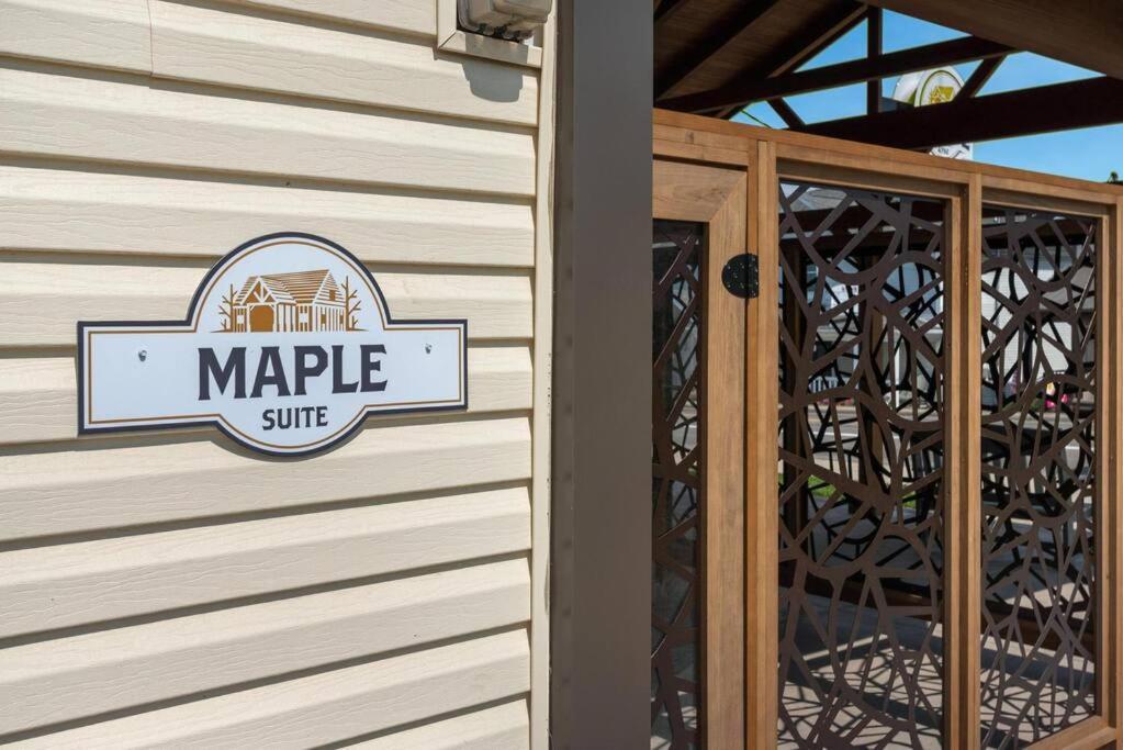 Maple Suite - Main Street Lodge In Берлін Екстер'єр фото
